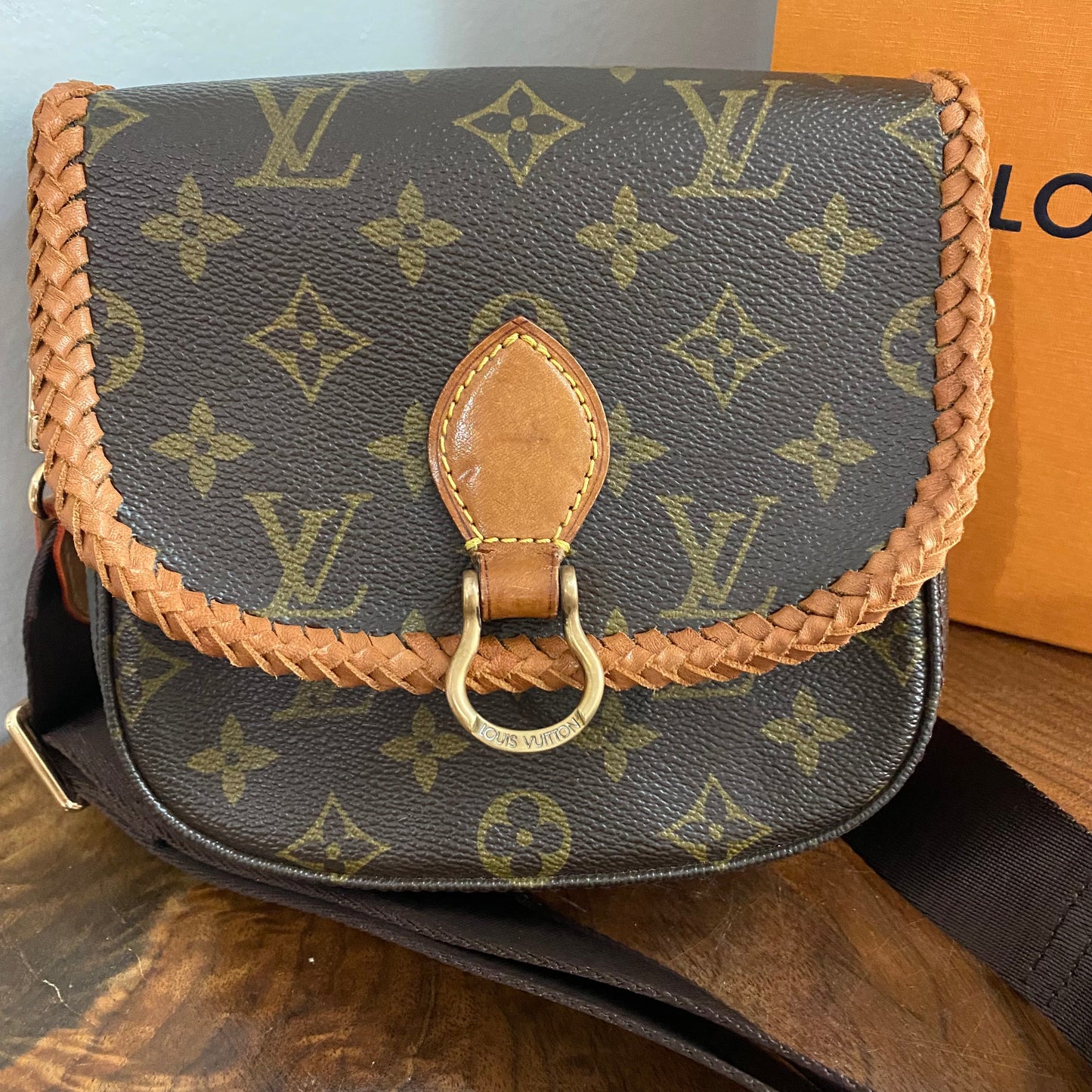 The Swift -Orvis bags Monogram in Tan Crossbody