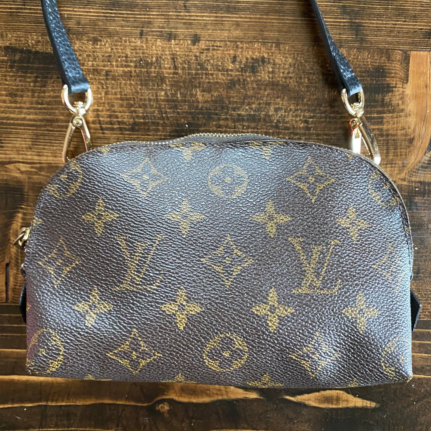 The Junco Crossbody Bag -Orvis bags Monogram in Black