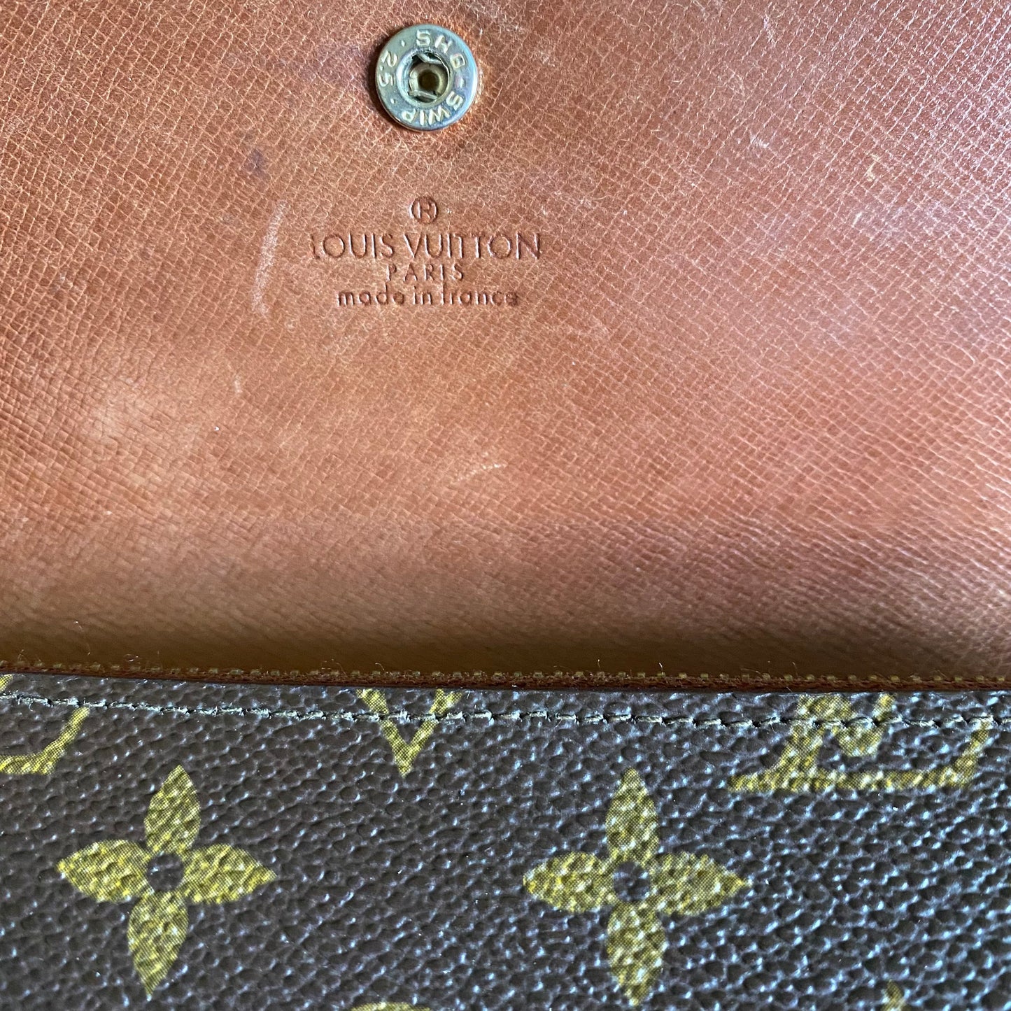 The Junco Wallet Crossbody -Orvis bags Monogram in Gold