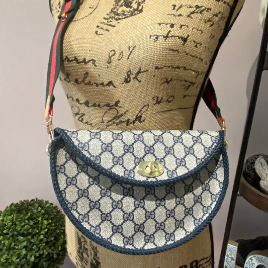 The Dove -Orvis bags Gucci Crossbody in Navy
