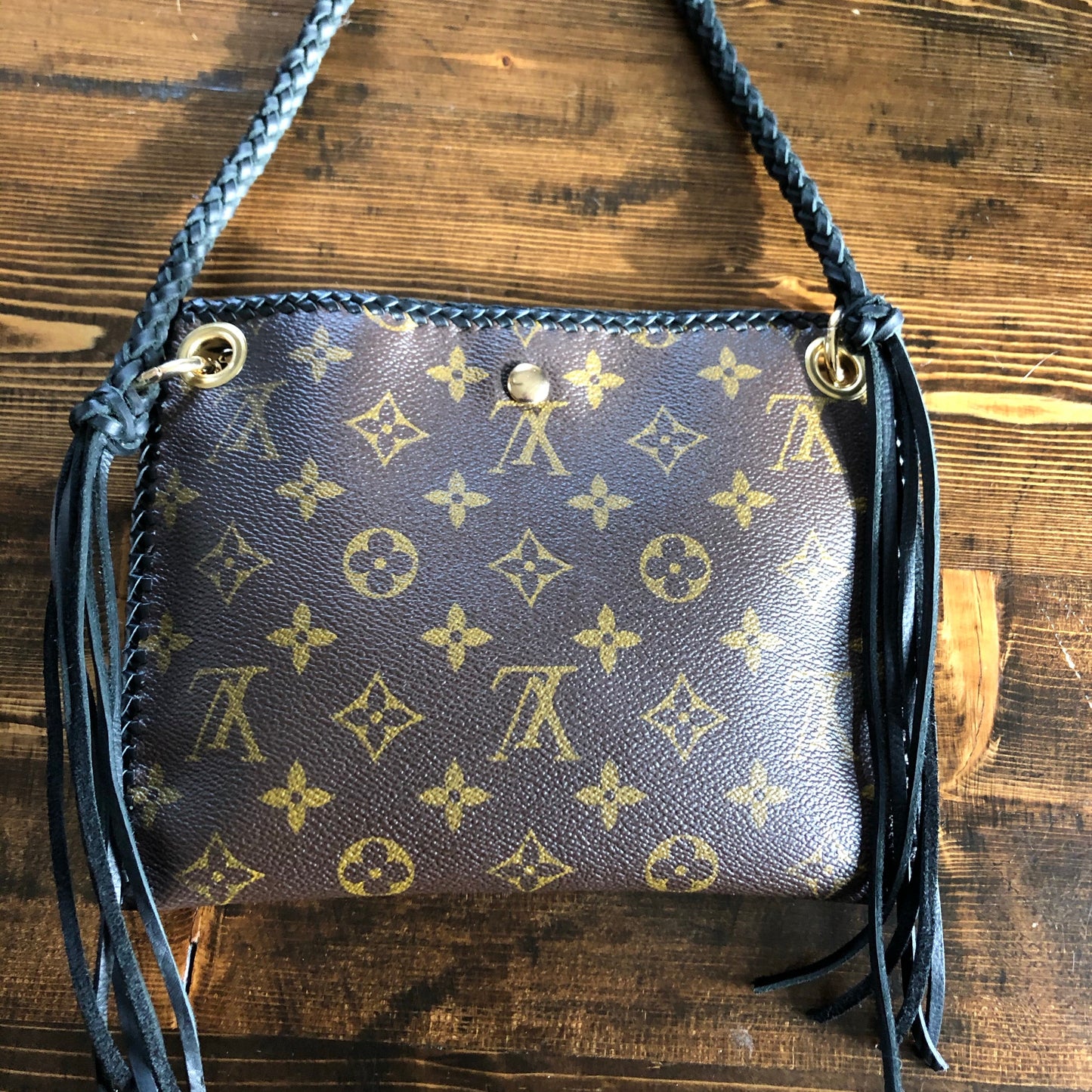 The Nuthatch -Orvis bags Monogram Black Crossbody