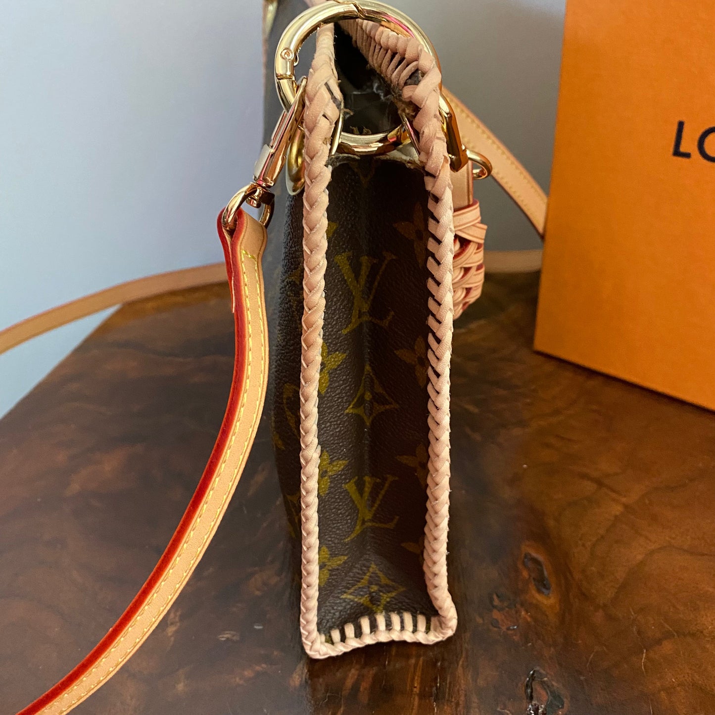The Swan -Orvis bags Monogram in Vachetta Crossbody