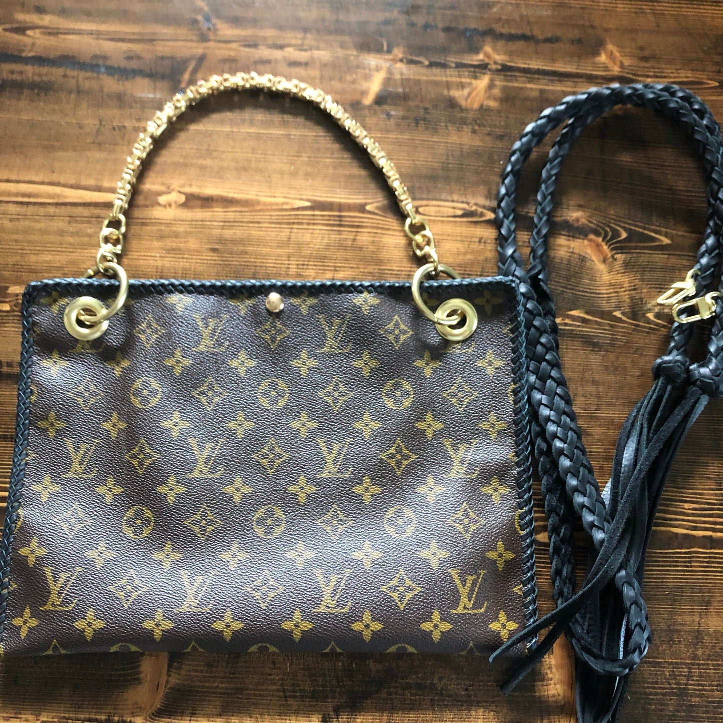 The XL Nuthatch -Orvis bags Monogram in Black Crossbody
