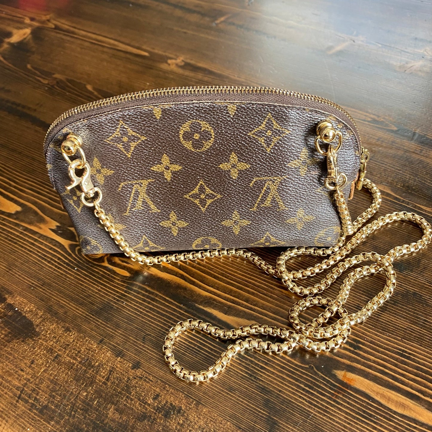 The Junco Crossbody Bag -Orvis bags Monogram with Heart in Gold