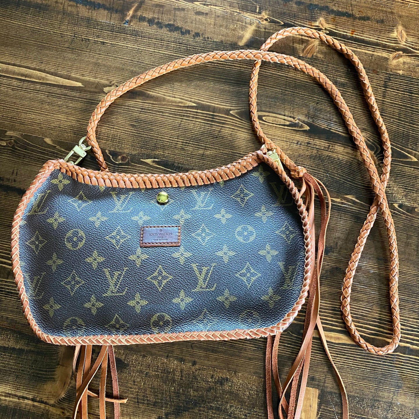 The Grosbeak -Orvis bags Monogram Crossbody in Tan