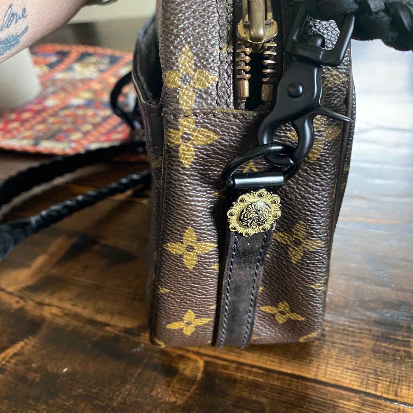 The Cockatiel -Orvis bags Monogram in Black Crossbody