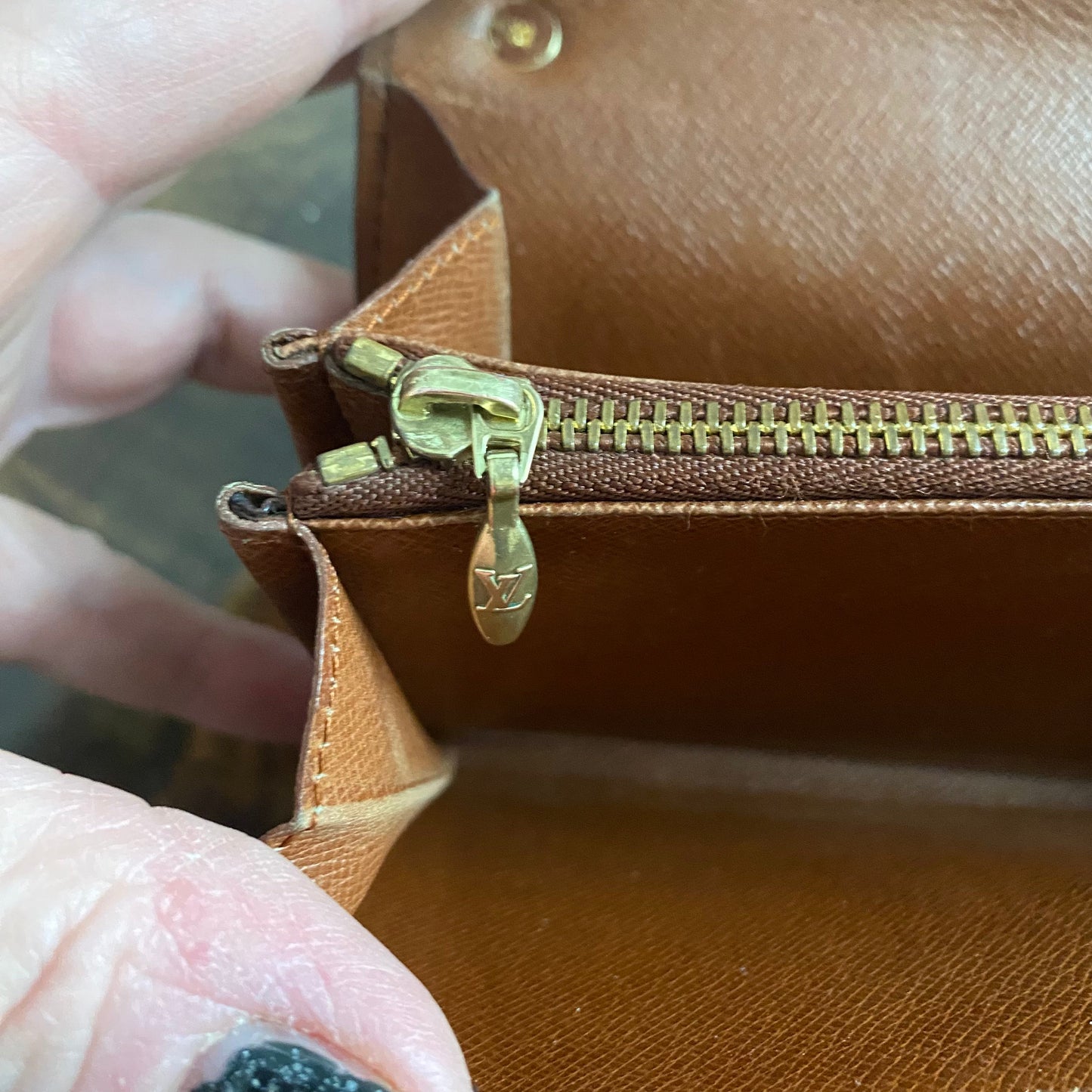 The Junco Wallet Crossbody -Orvis bags Monogram with Heart Chain
