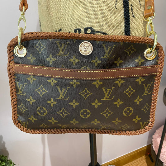 The Chat Crossbody Bag -Orvis bags Monogram in Tan