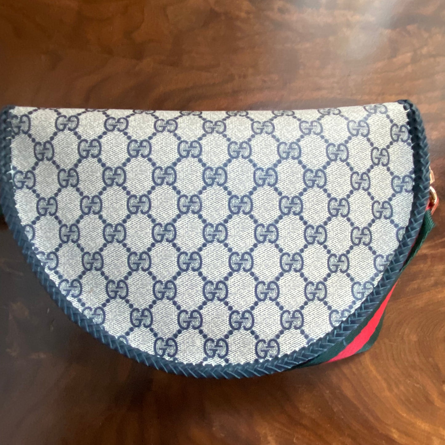 The Dove -Orvis bags Gucci Crossbody in Navy