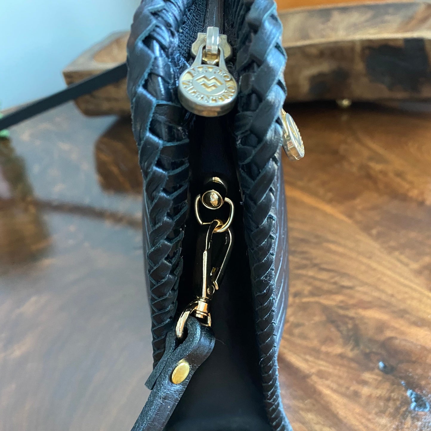 The Swan Crossbody -Orvis bags Valentino in Black