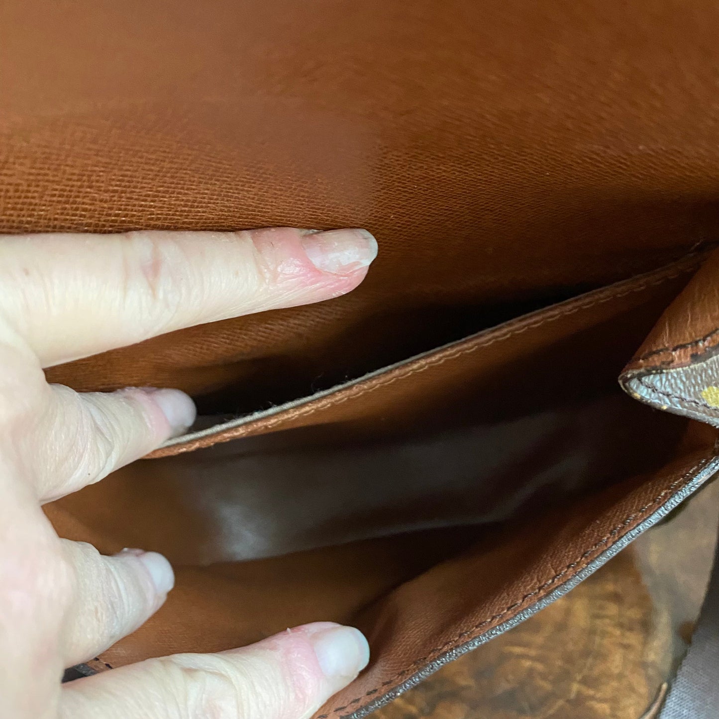 The Swift -Orvis bags Monogram in Tan Crossbody