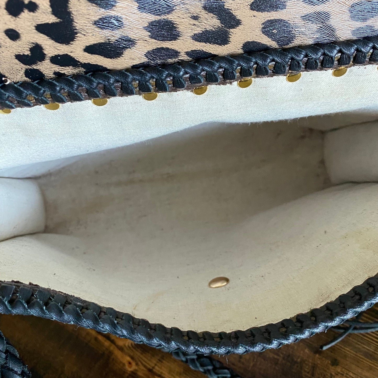 The Swan Messenger -Orvis bags Monogram in Black Crossbody